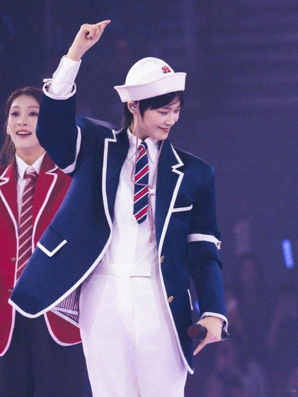 李宇春统治彩铃时代的一首歌谁不知道李宇春一首《下个，路口，见》直接统治了彩铃时代