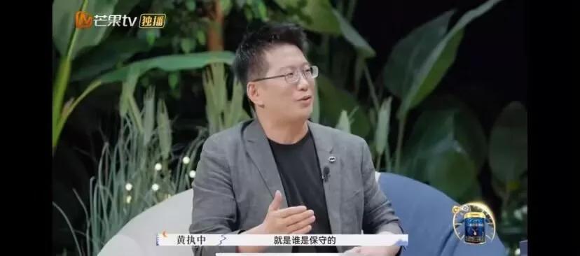傅首尔知道老刘爱唱歌，就让老刘跟胡彦斌学一学，想让他唱得更好。傅首尔的问题在这里