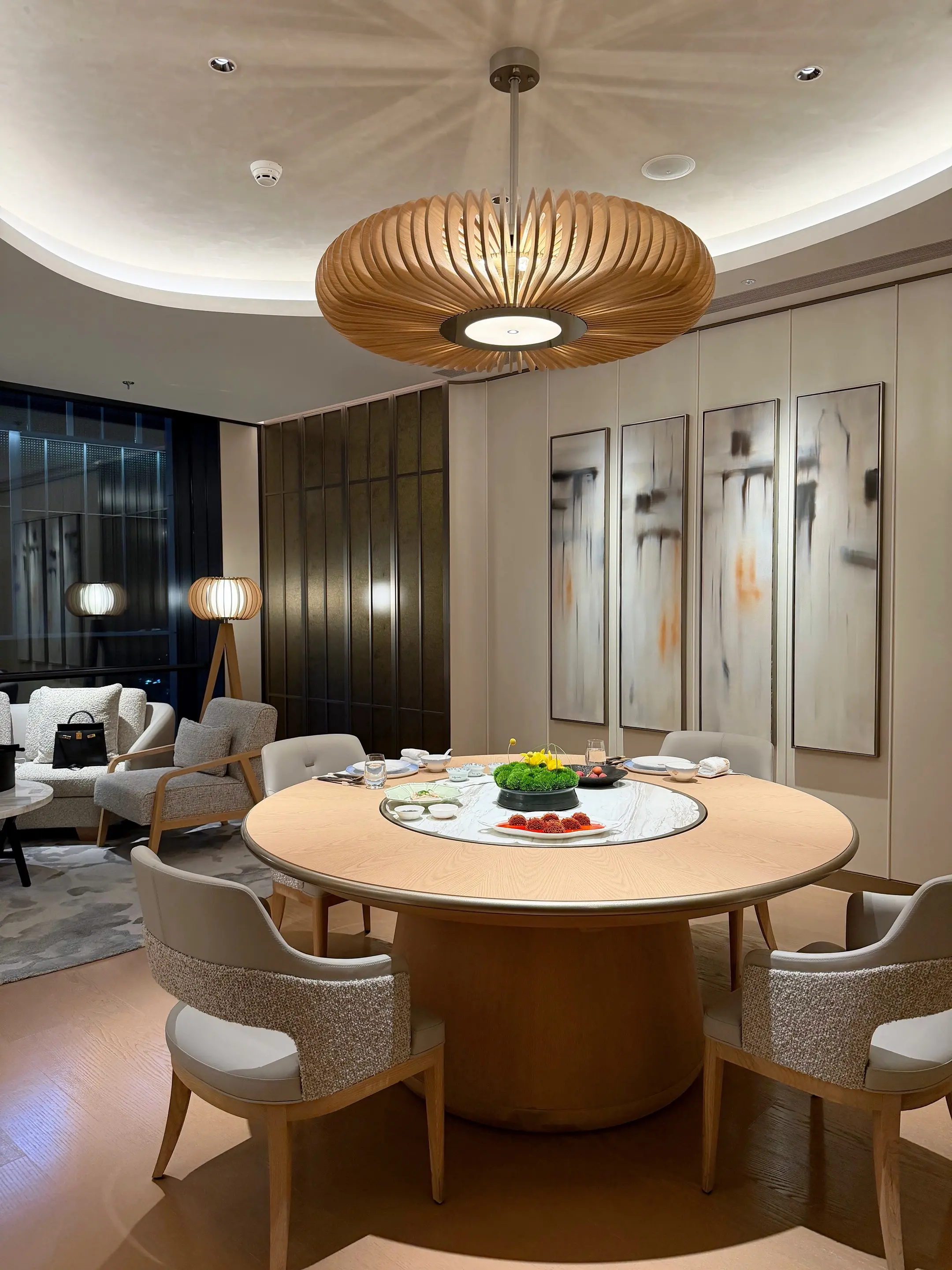 苏菜真的是我的爱😋又精致又好吃~太细腻了！另外 这绝对是我吃过最顶的螃蟹👍