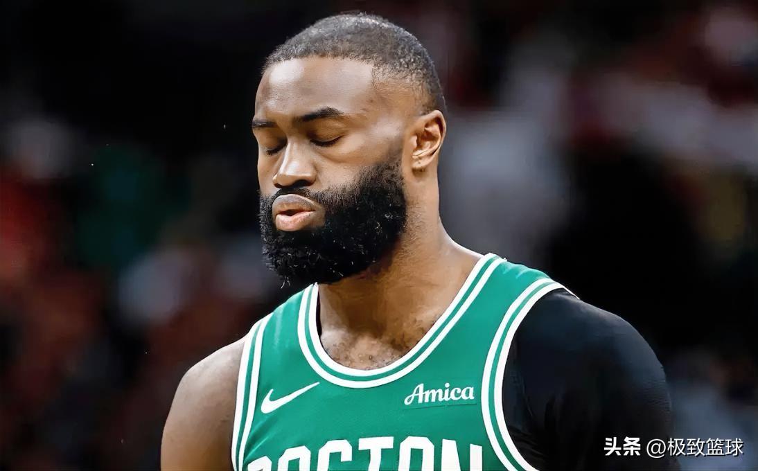 悲剧！杰伦布朗真要被绿军扫地出门了！

据ESPN名记Shams在节目中透露，在
