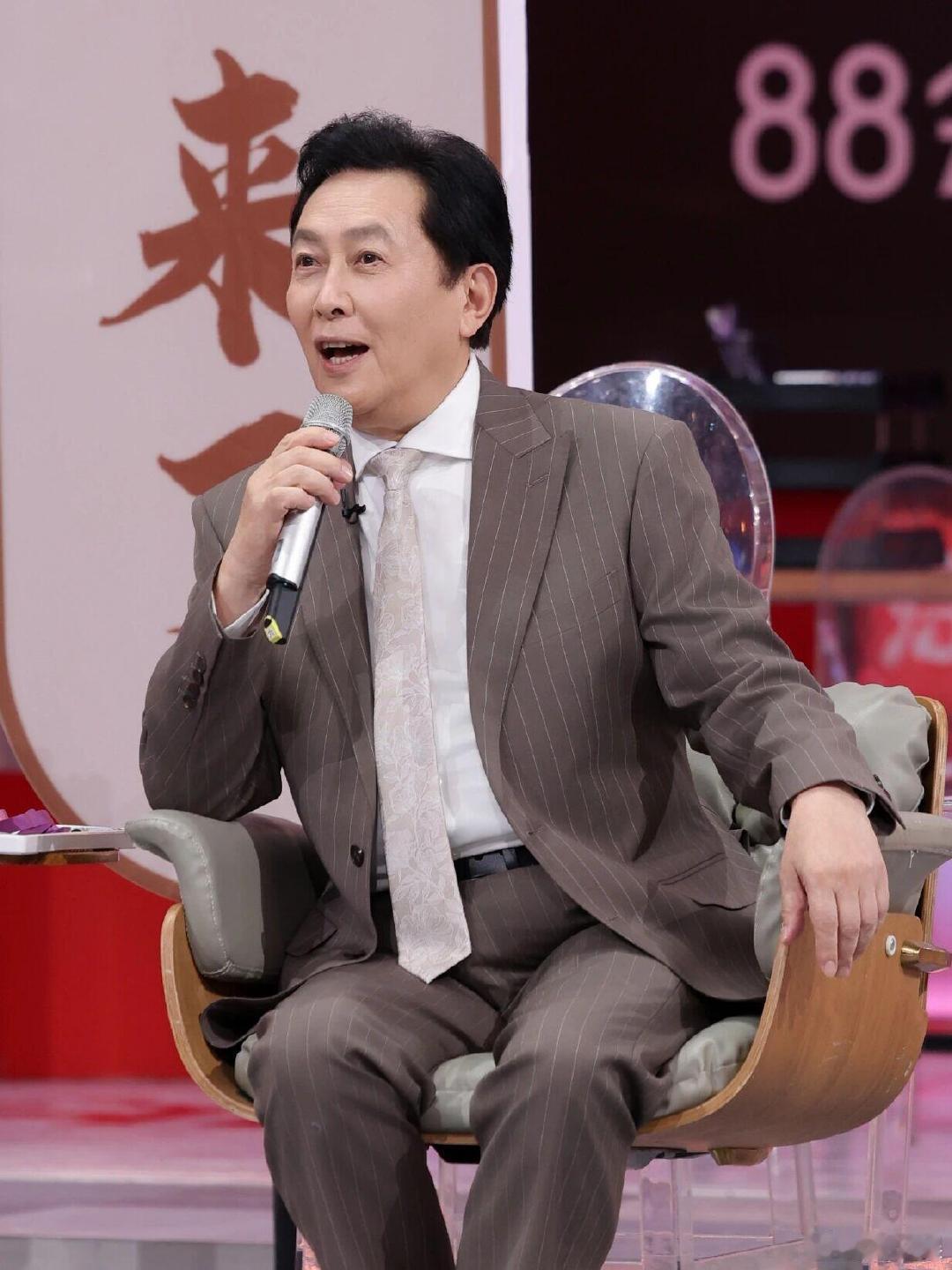 陈添祥唐国强合拍视频被陈添祥唐国强萌哭了 陈添祥与唐国强老师合拍视频太可爱，跨次