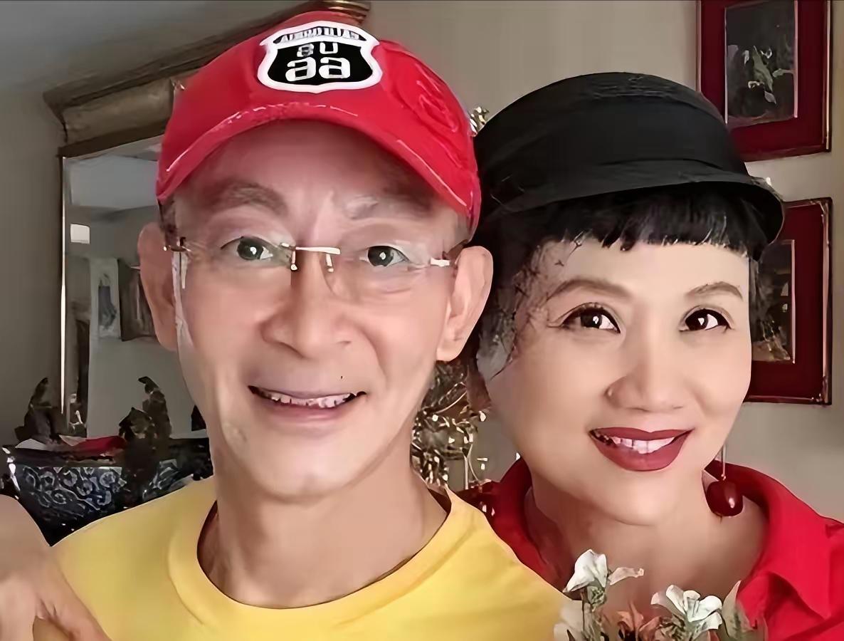 1995年，六小龄童的妻子因生不出儿子，主动提离婚。没想到丈夫3句话就让她瞬间泪