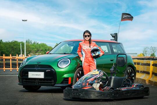 一眼入魂的赛道DNA🧬｜全新电动MINI JCW