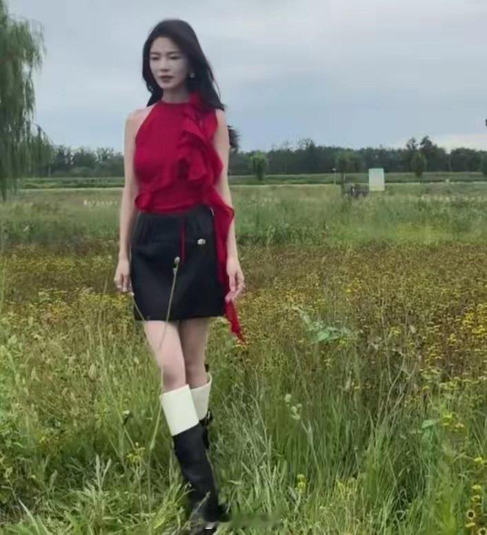 杜淳妻子王灿患病暴瘦早在 2024 年 7 月 30 号的时候，王灿就在社交媒体