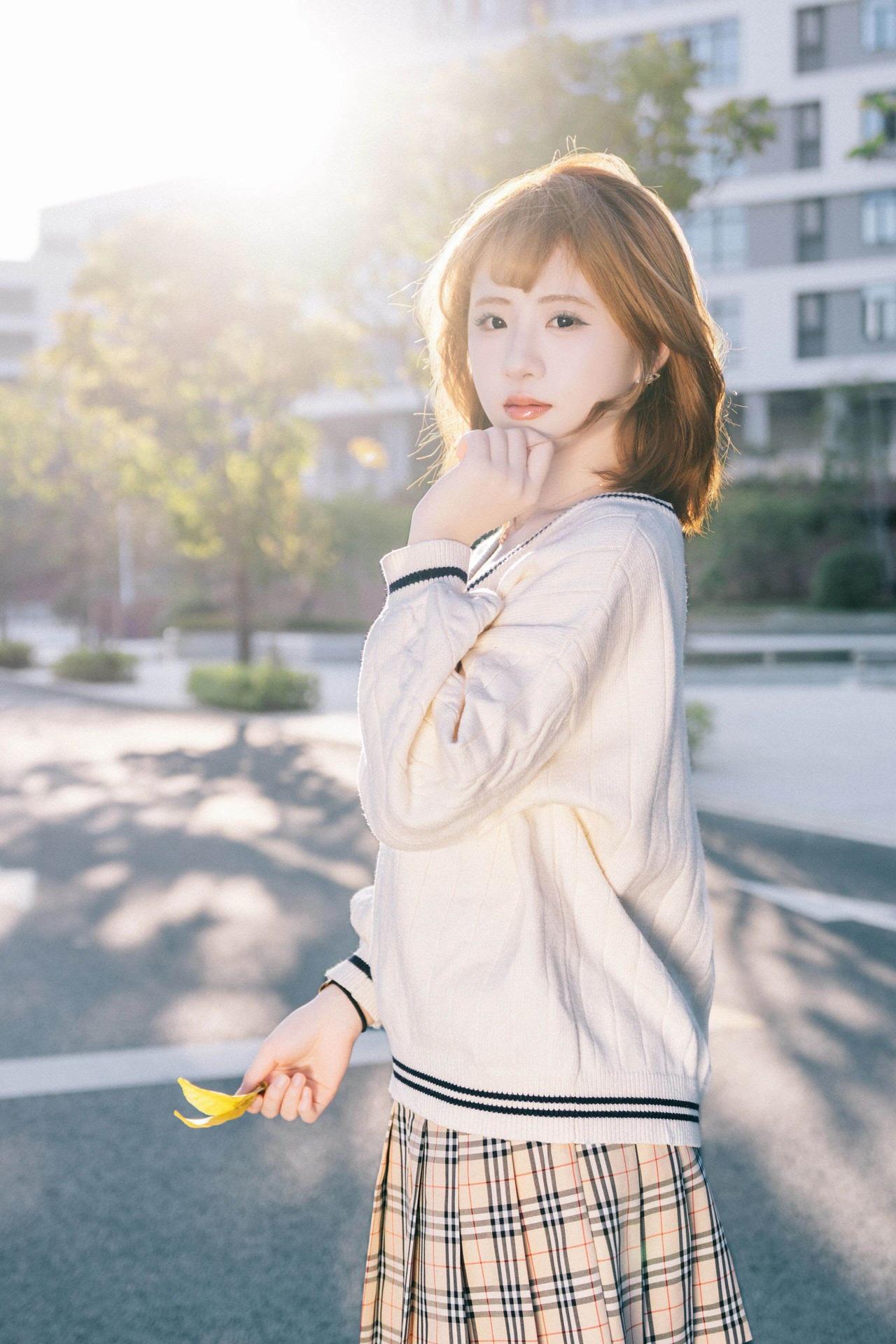 希望这是冬日里的一抹暖阳，照亮你我的心田。