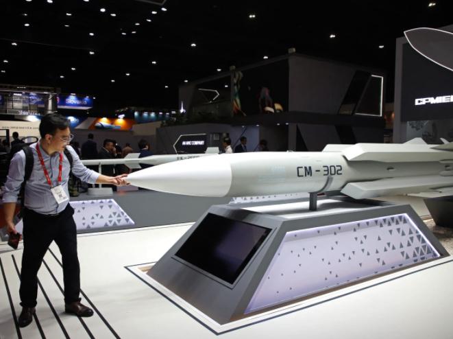 美国航母的麻烦真的来了！就在特朗普政府对伊朗下达最后通牒的节骨眼上，德黑兰突然爆