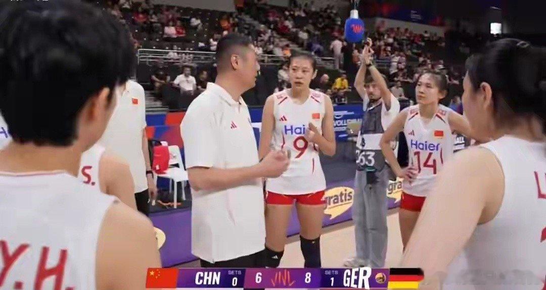 3:2！中国女排两度落后大逆转德国，赵勇敢换人，龚翔宇一锤定音北京时间6月17日