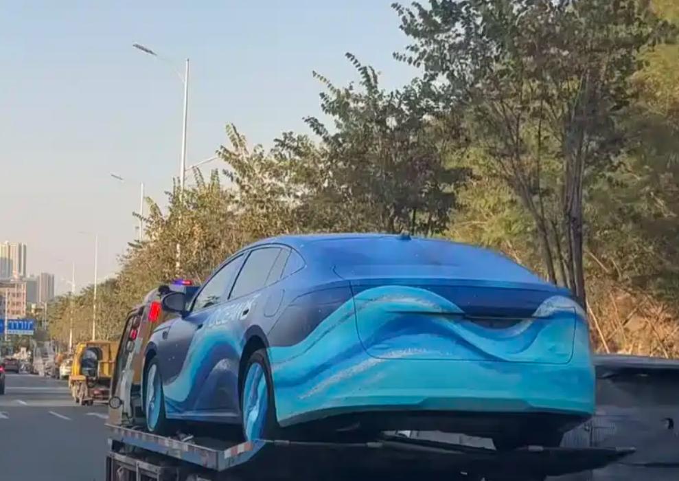 比亚迪所有技术的集大成者 海豹08谍照曝光
日前，比亚迪海豹08谍照曝光，新车定