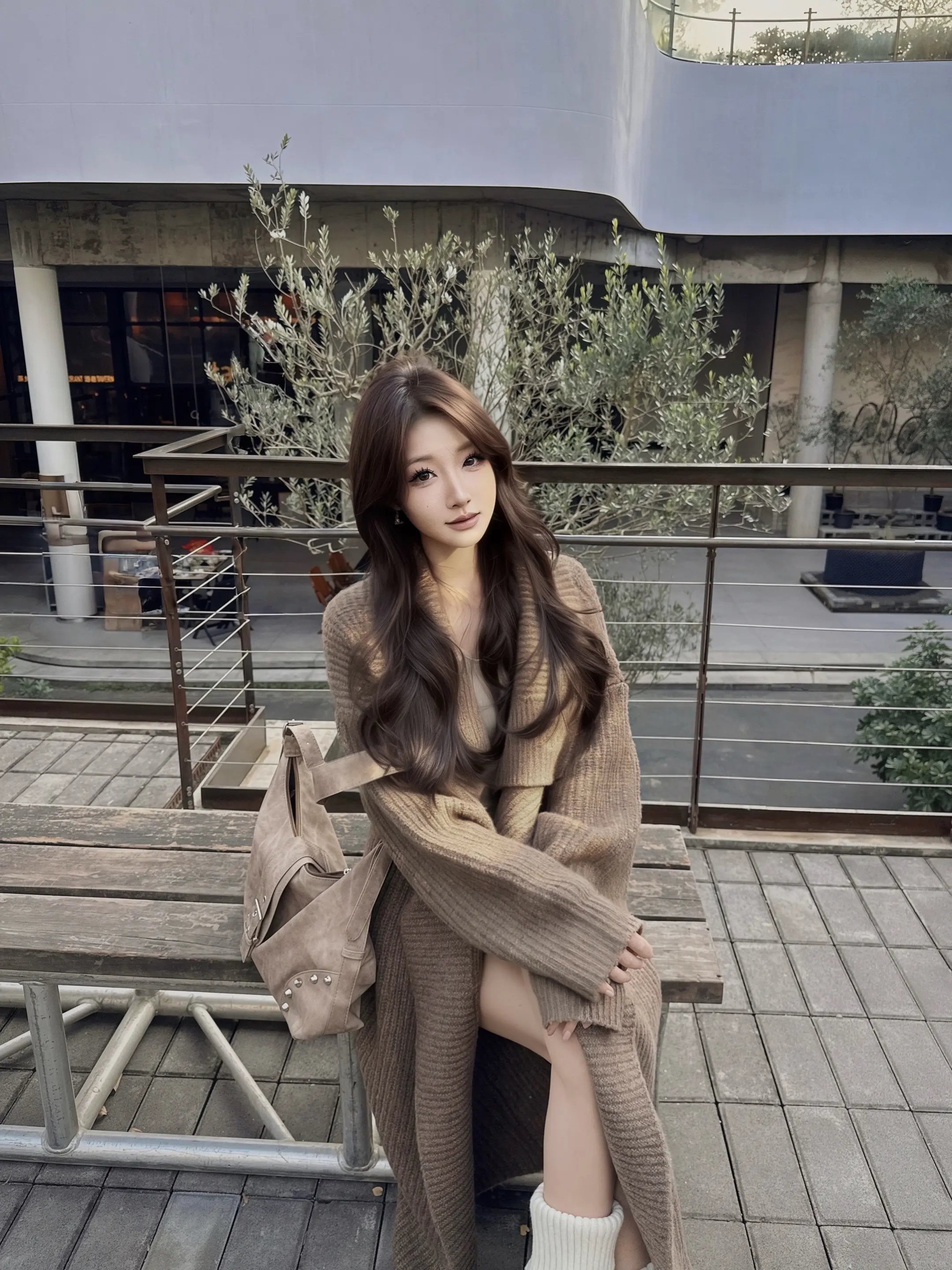 冬天落在我肩膀的会是雪花还是你的外套