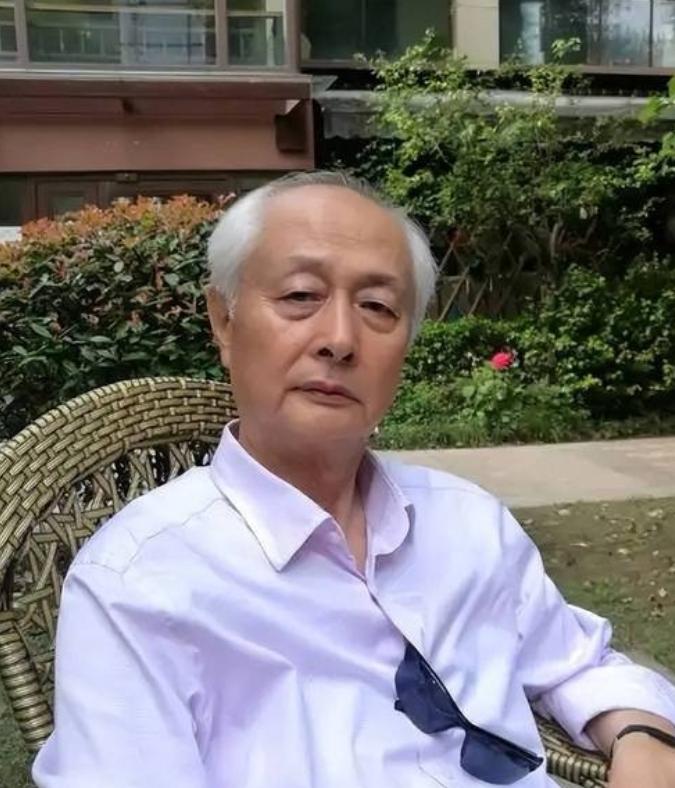 2002年作曲家赵季平的夫人去世后，第二年在朋友的介绍下，赵季平与成都新都川剧团