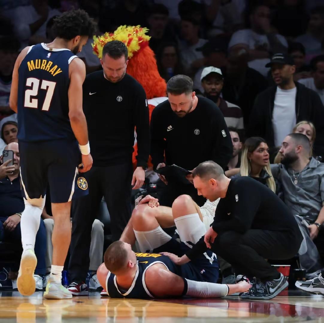 基奇生涯每赛季逐年缺席场次：2015-16：2场2016-17：9场2017-1