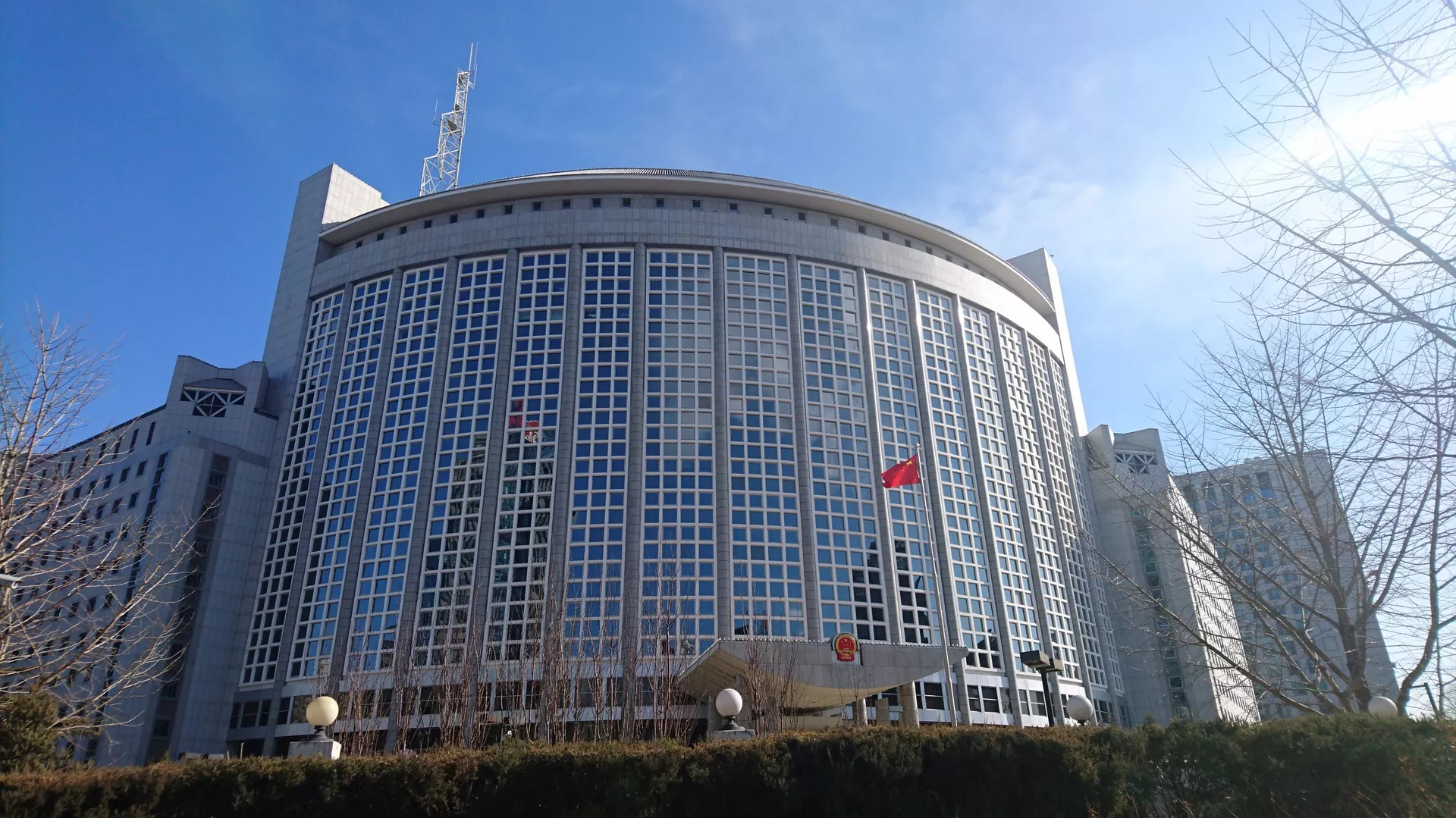 中国外交部：大国不能凭借军事优势任意攻击他国！中方在表明立场的同时，中方也宣布了