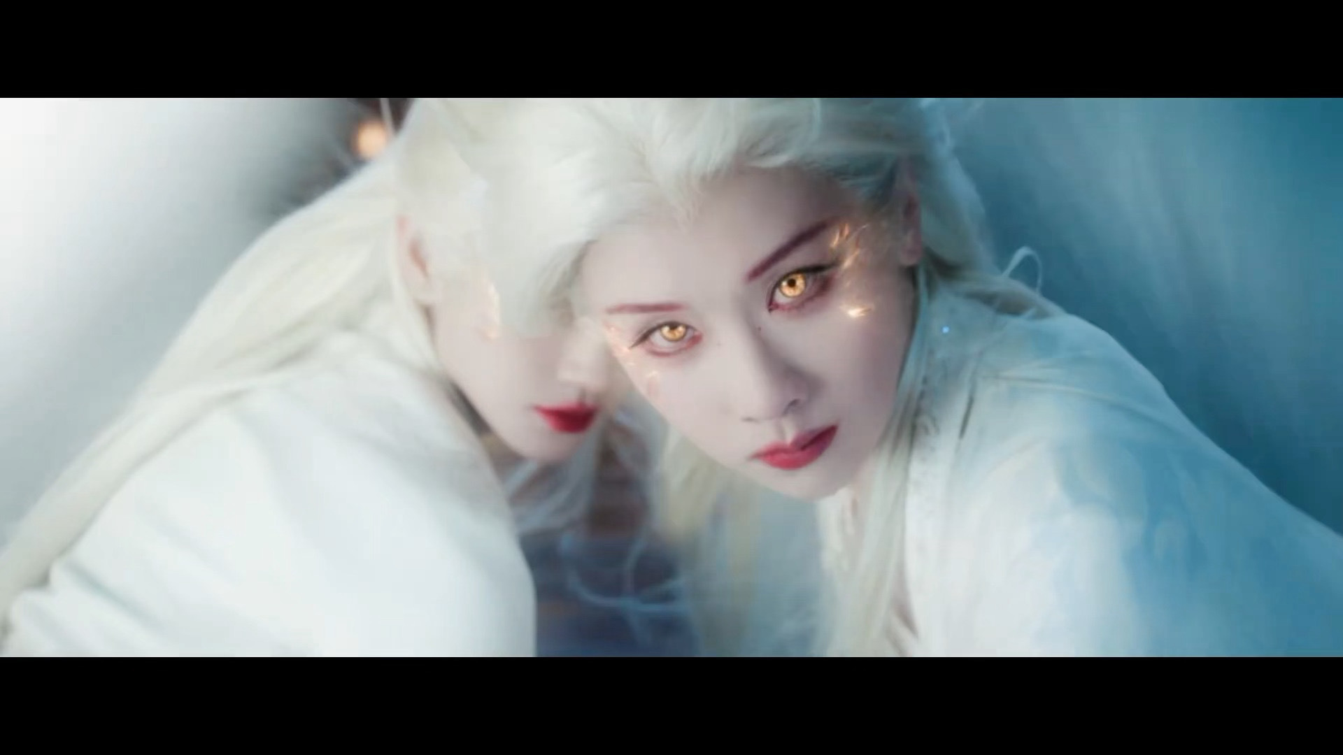 陈都灵九尾狐开大镜头嘟嘟演什么像什么，适配度拉满了都，上次永夜星河的镜妖也是美的