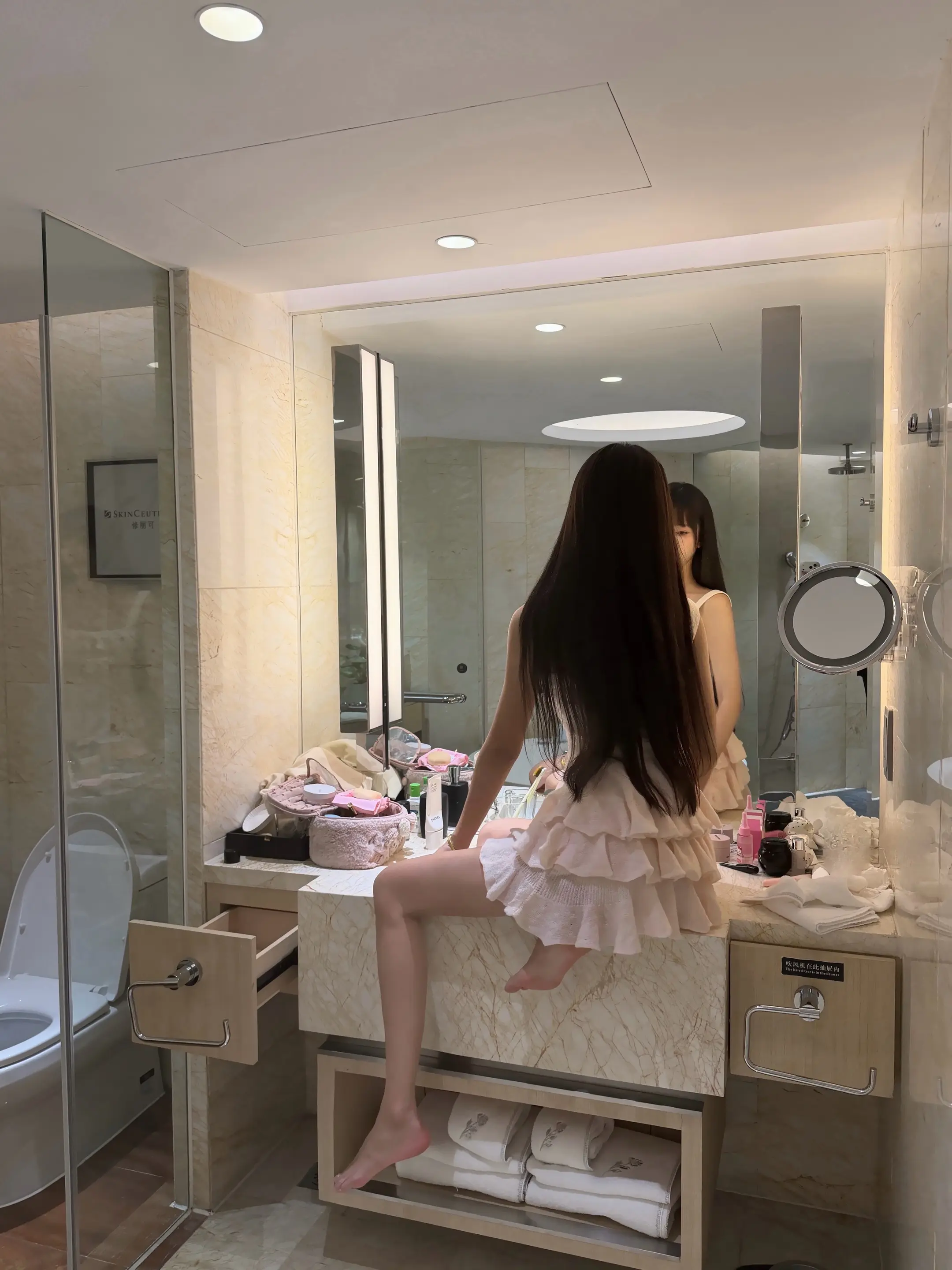 哥哥肩上不仅有责任 还有我的小腿