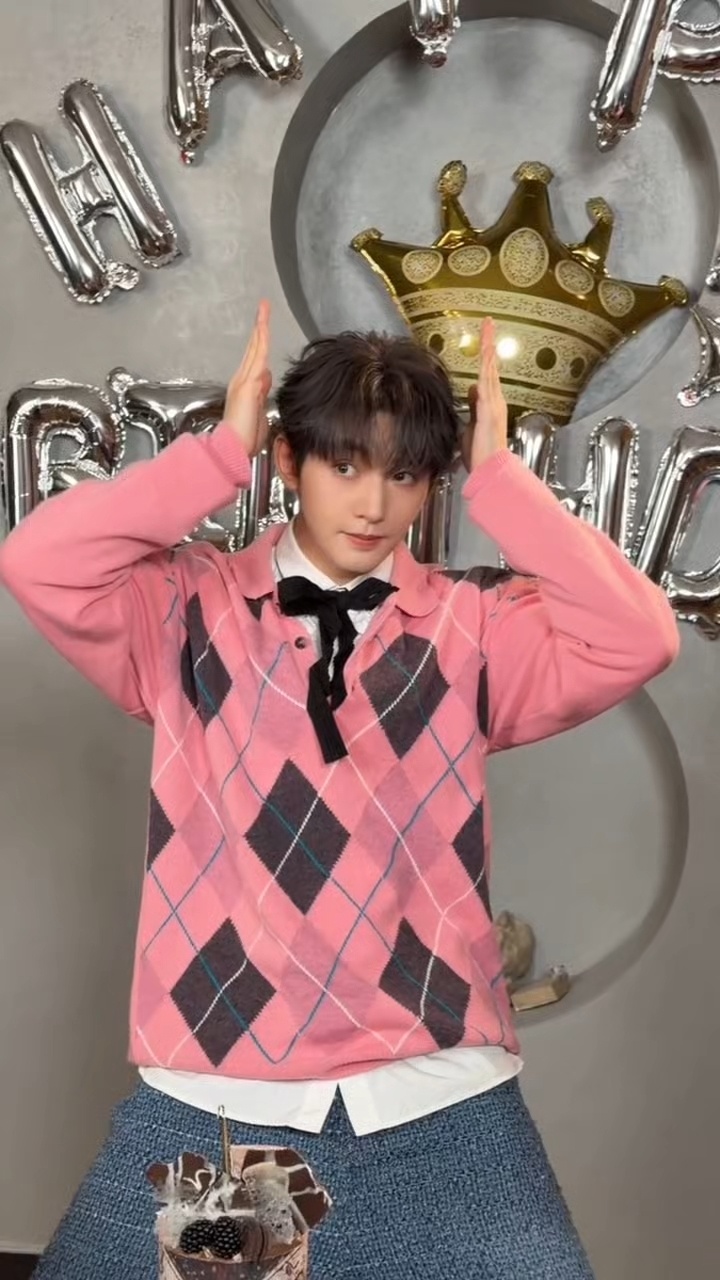 邓为0226生日快乐 ·邓为所愿皆实现 这是什么人间萌物～完全被邓为迷倒了