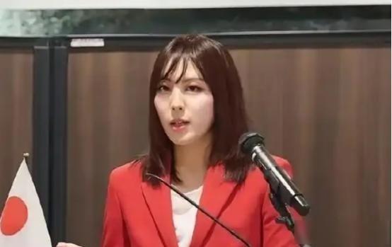 2025年12月初，日本作家桥本琴绘在社交平台上发帖，声称中国如果向名古屋或博多