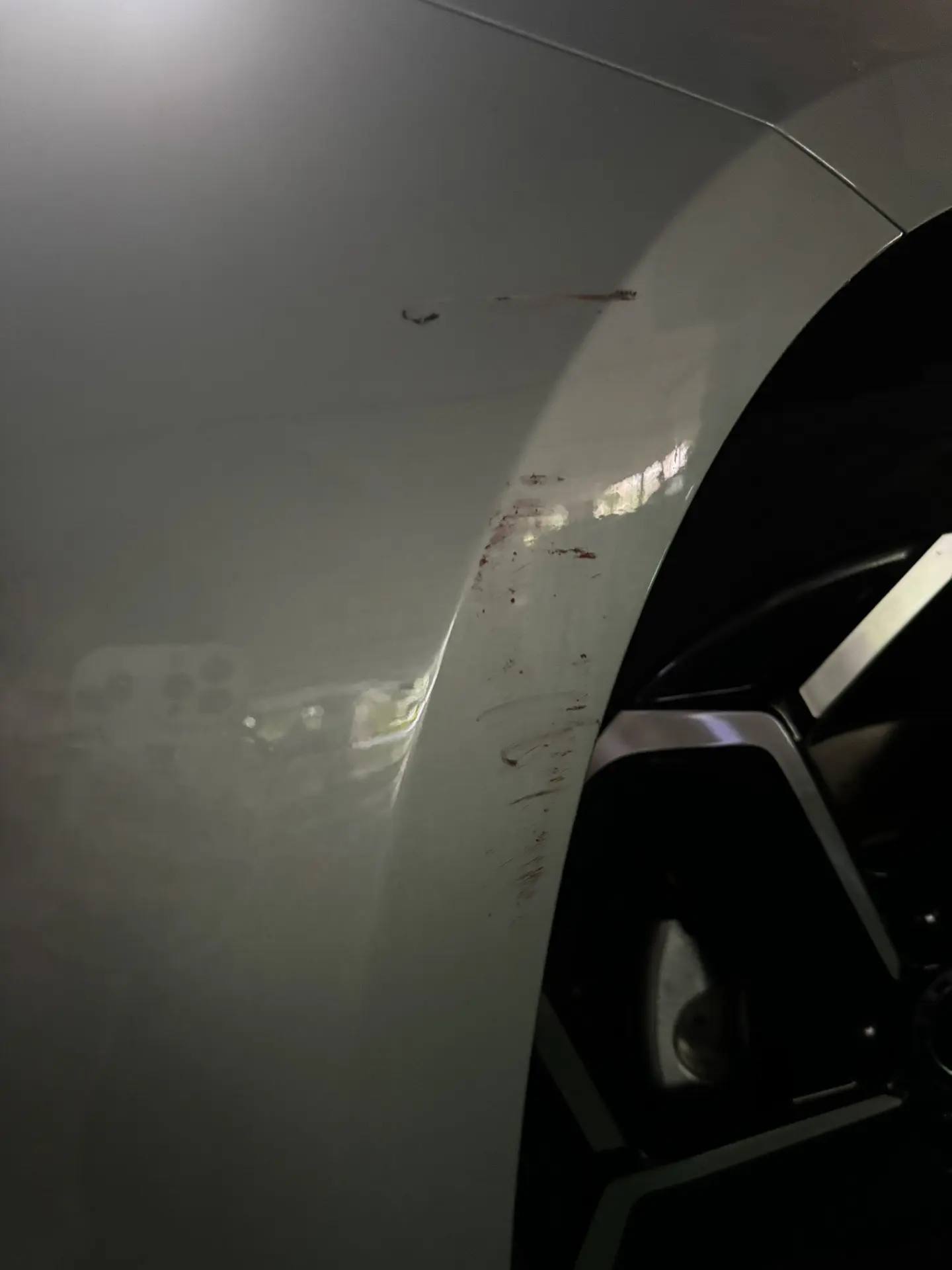 提车第三天就刮了 真无语😓