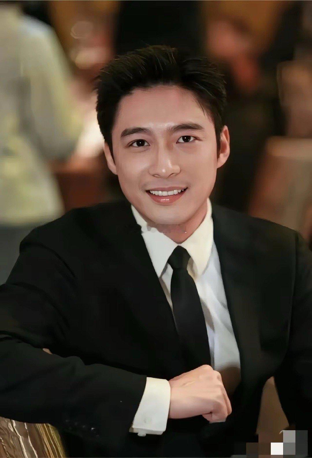 我有种预感！估计霍启山很难再结婚了。不是因为他不想结，也不是因为家里反对，而是因