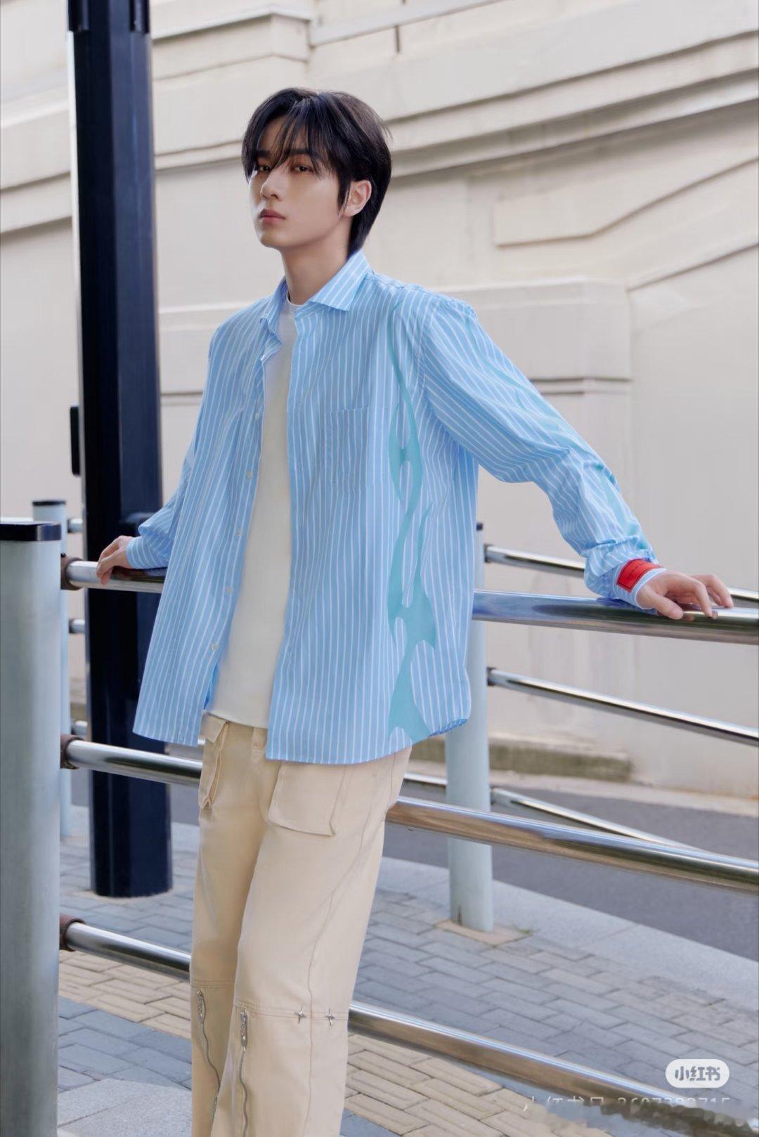 李宏毅阴长黎 LHY李宏毅揽流光三千 春林渐盛，春水初生，春风十里，不如你｜李宏