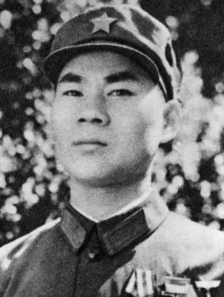 1979年，我军战士巡逻时，意外发现一个手脚溃烂之人，他身上有一支枪和300发子