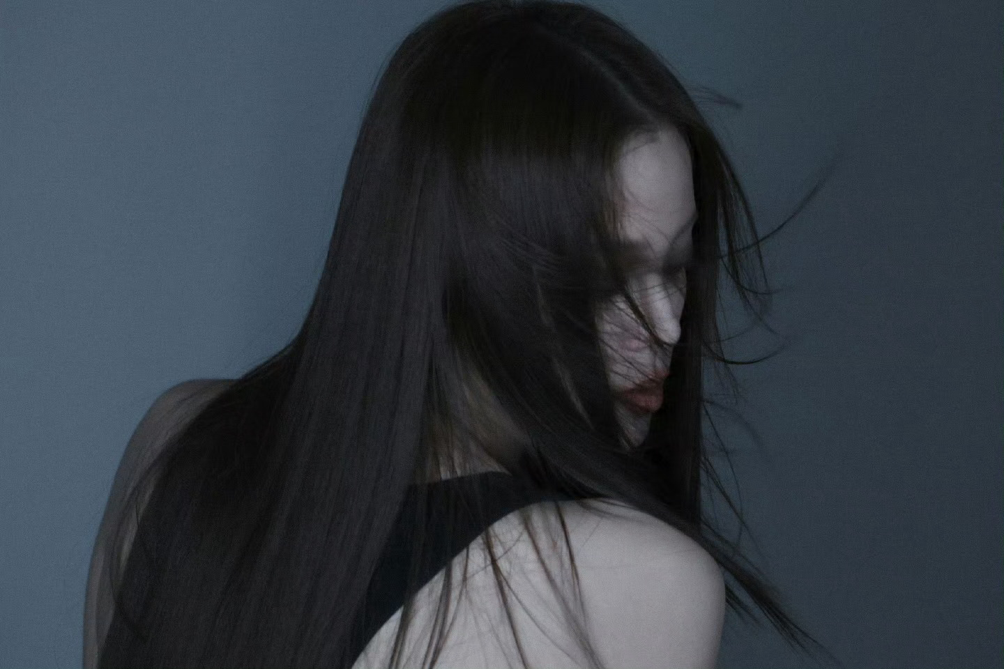歐陽娜娜复古烟熏妆 ​​​
