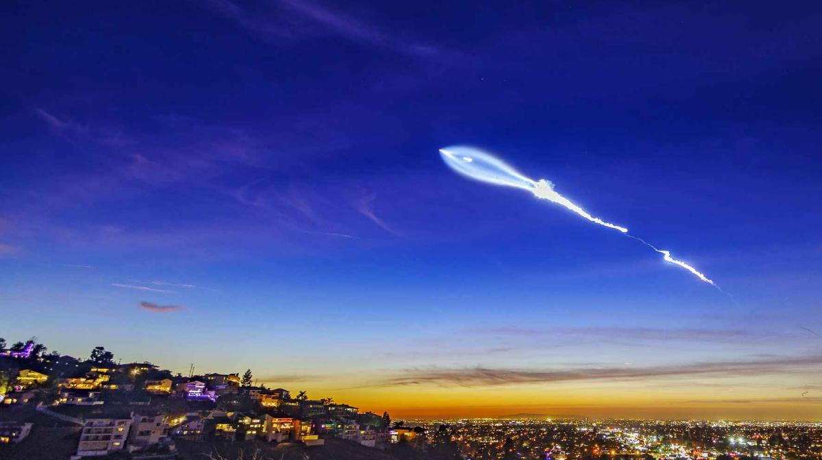 太空碎片增多，未来的空中航班将变得不安全
 
2026年1月，美国联邦航空管理局