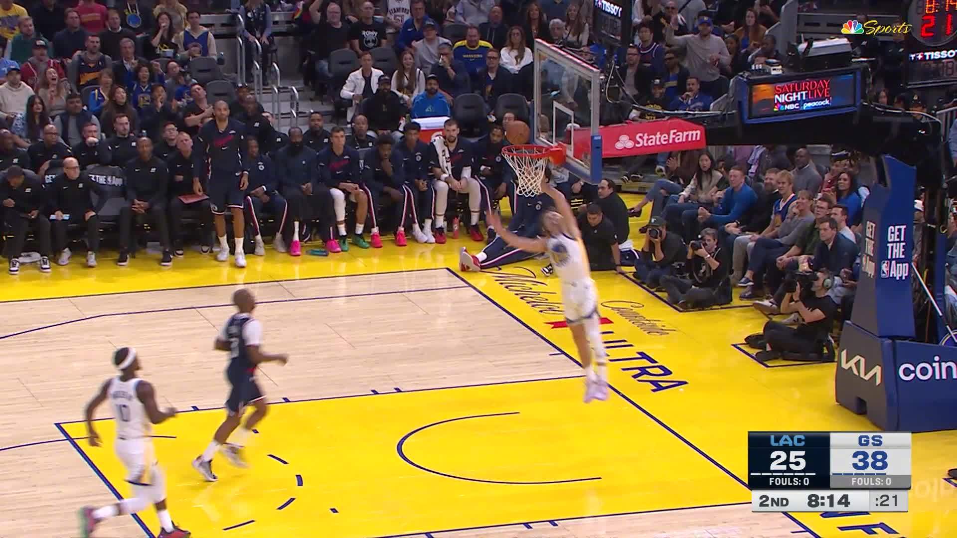 格林抢断，波齐姆斯基上篮打进。勇士40:25快船，打停对手。快船vs勇士 ​​​