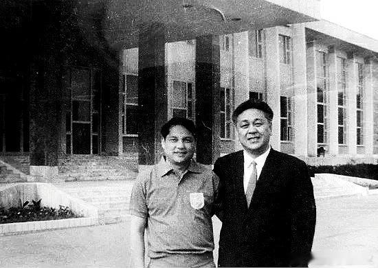 1978年5月，在罗马尼亚举办的国际篮联第26届裁判员、教练员培训班，经中国篮协