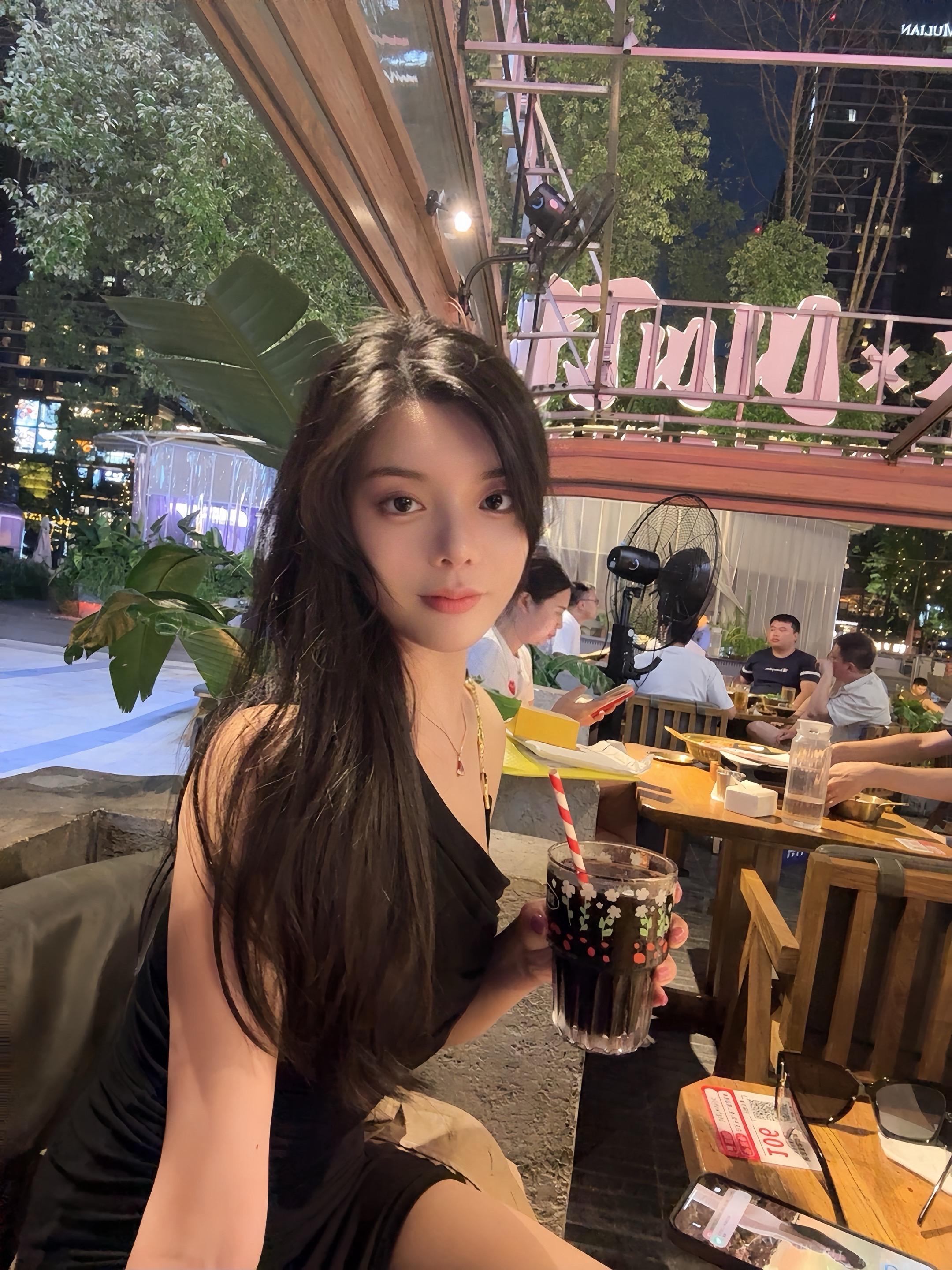 好好看看我的脸 像是会跟命运低头的女人吗