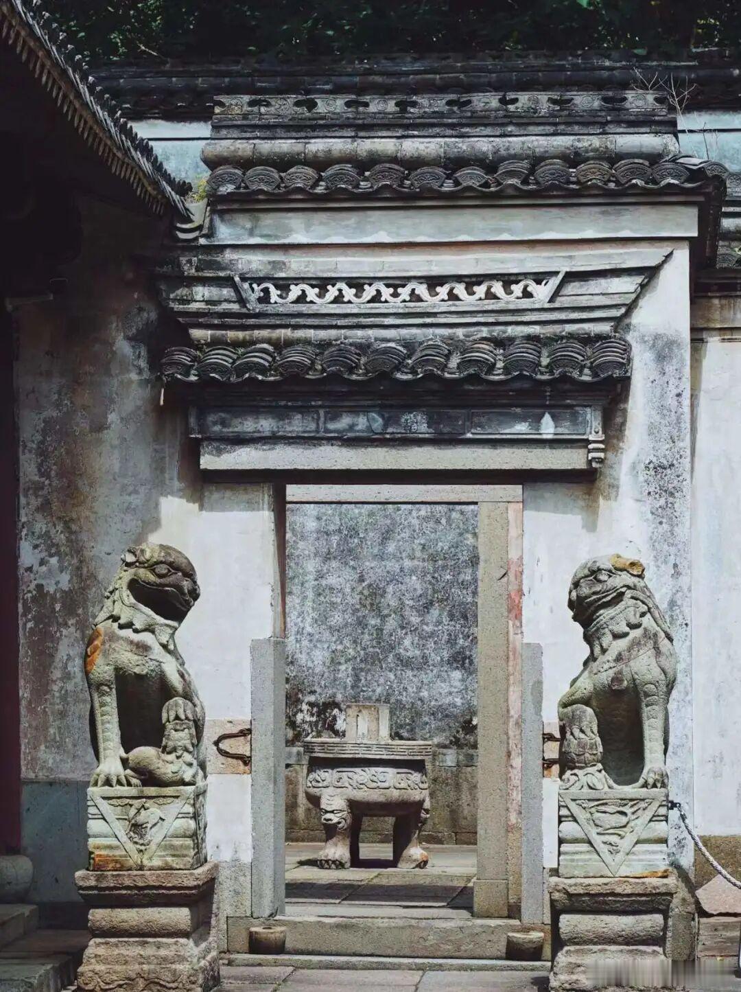 盛夏追光之旅微博旅行ing慈溪古镇藏着原汁原味的江南水乡底色，没有过度商业化的喧