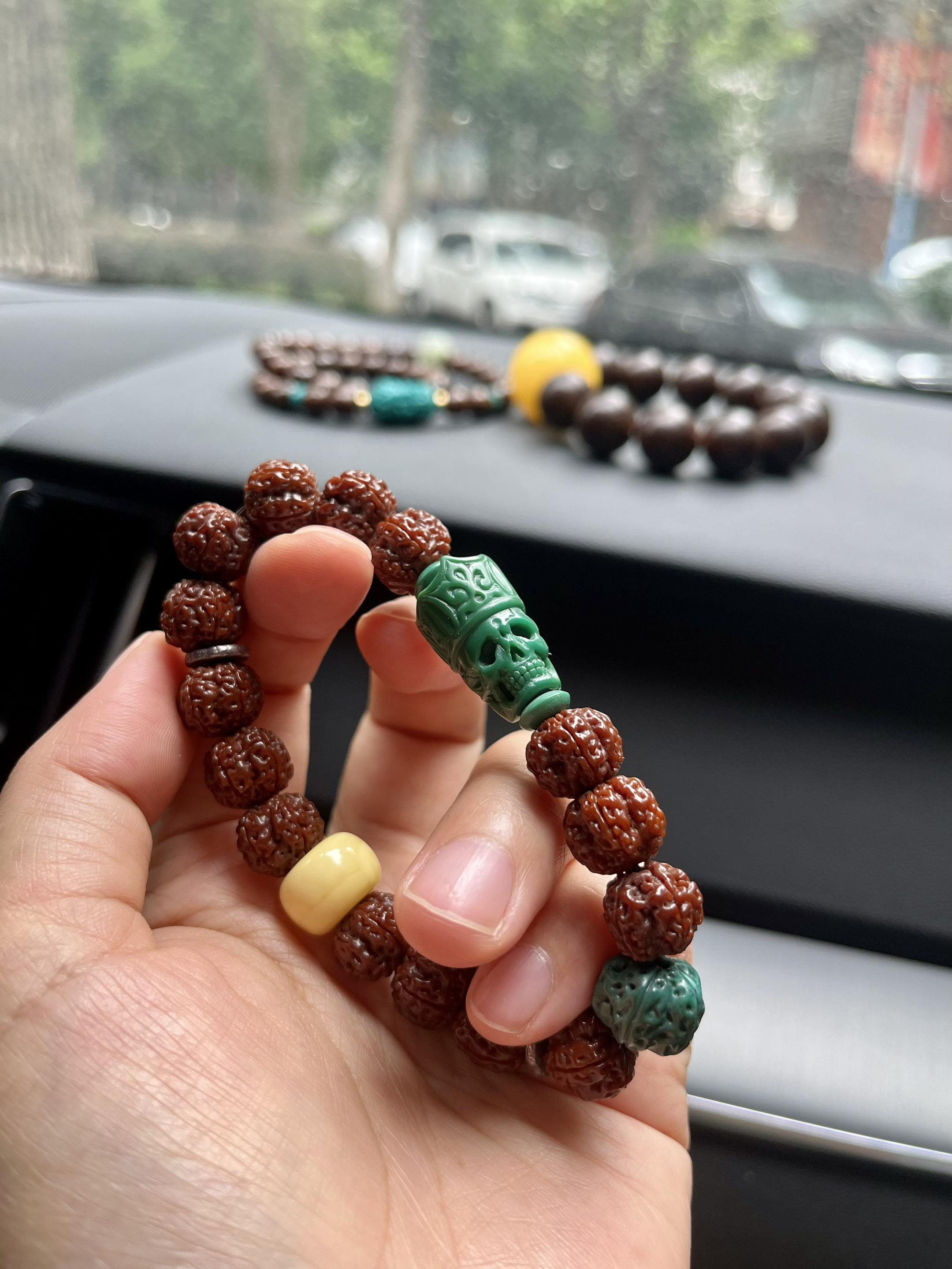 烦恼从来不是枷锁，而是菩提的种子。那些让你辗转反侧的人，纠结的事情。不...