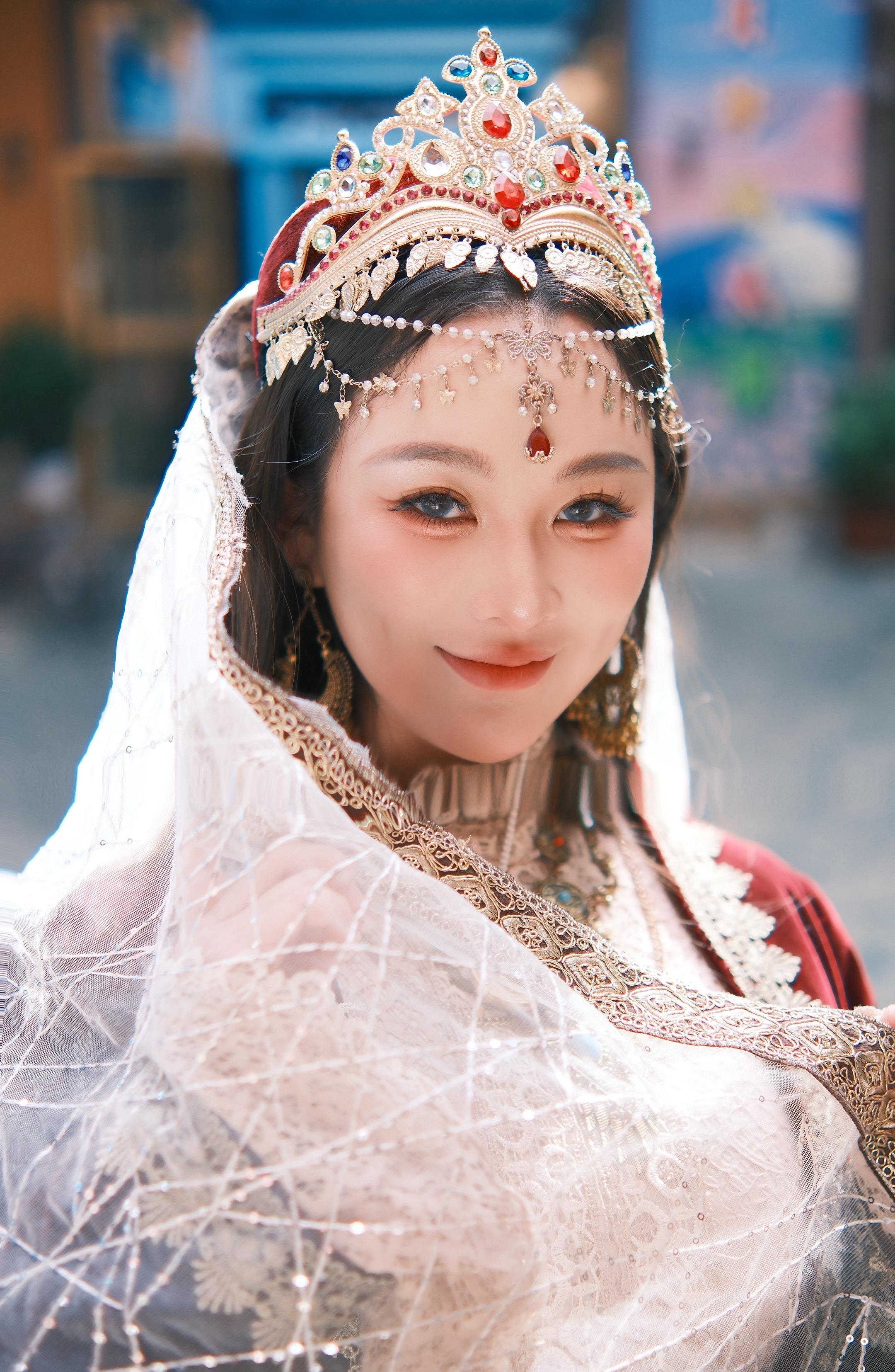 终于穿上了我心心念念的维族大女主，去不同的地方就要感受不同的风土人情...