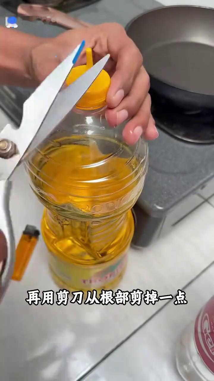 家里这些不要的东西如何将它变废为宝？看完此视频让你省一大笔钱。
·首先用打火机把