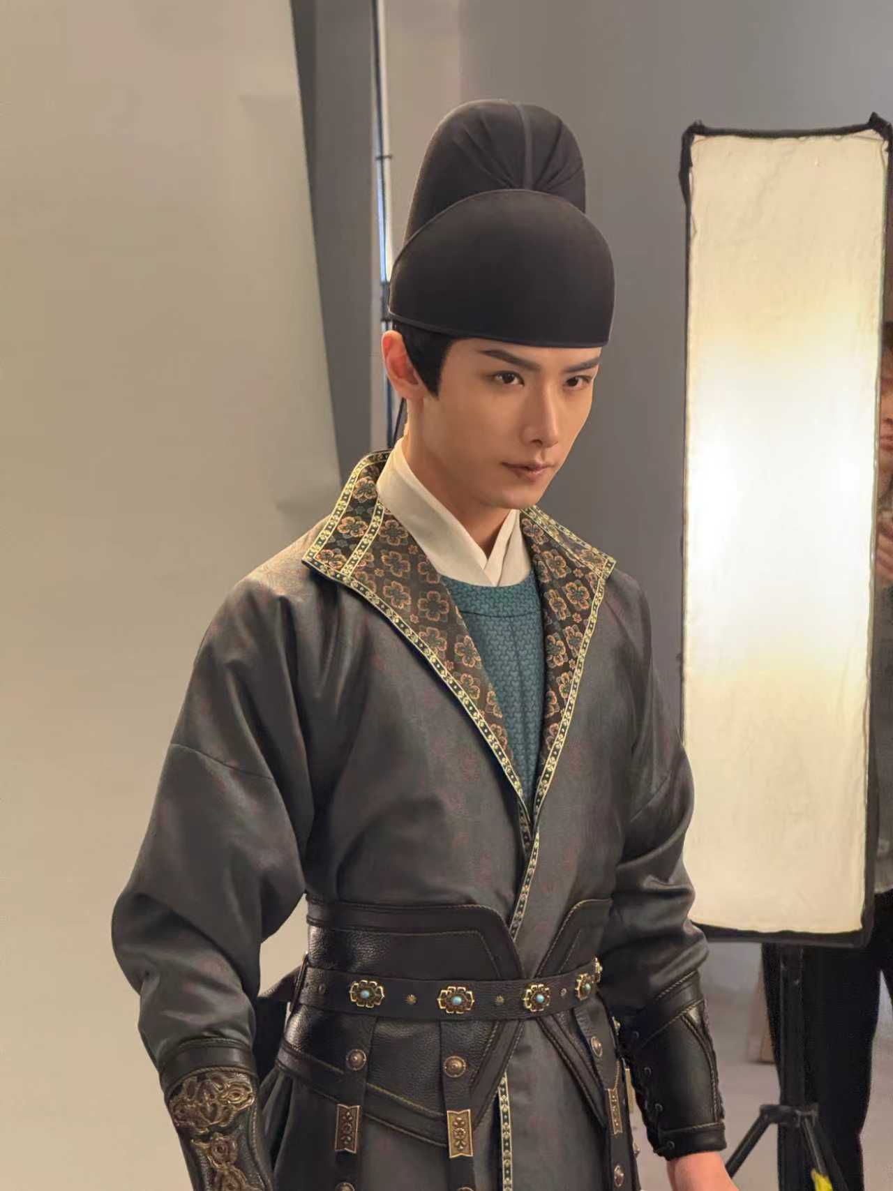 赵弈钦长中短剧通吃不管长中短剧，都有赵弈钦！热播《唐宫奇案》顾凌舟又苏又稳，《招