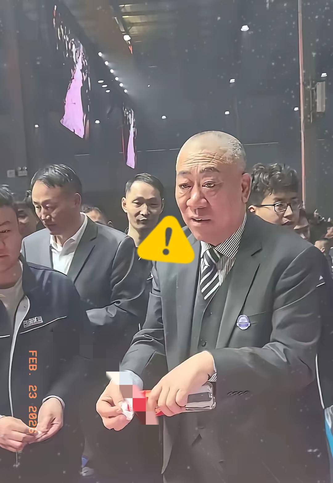 崔培军这下有名，通过过年发钱，给员工的福利待遇好，这下出大问题了，新年刚过，大量