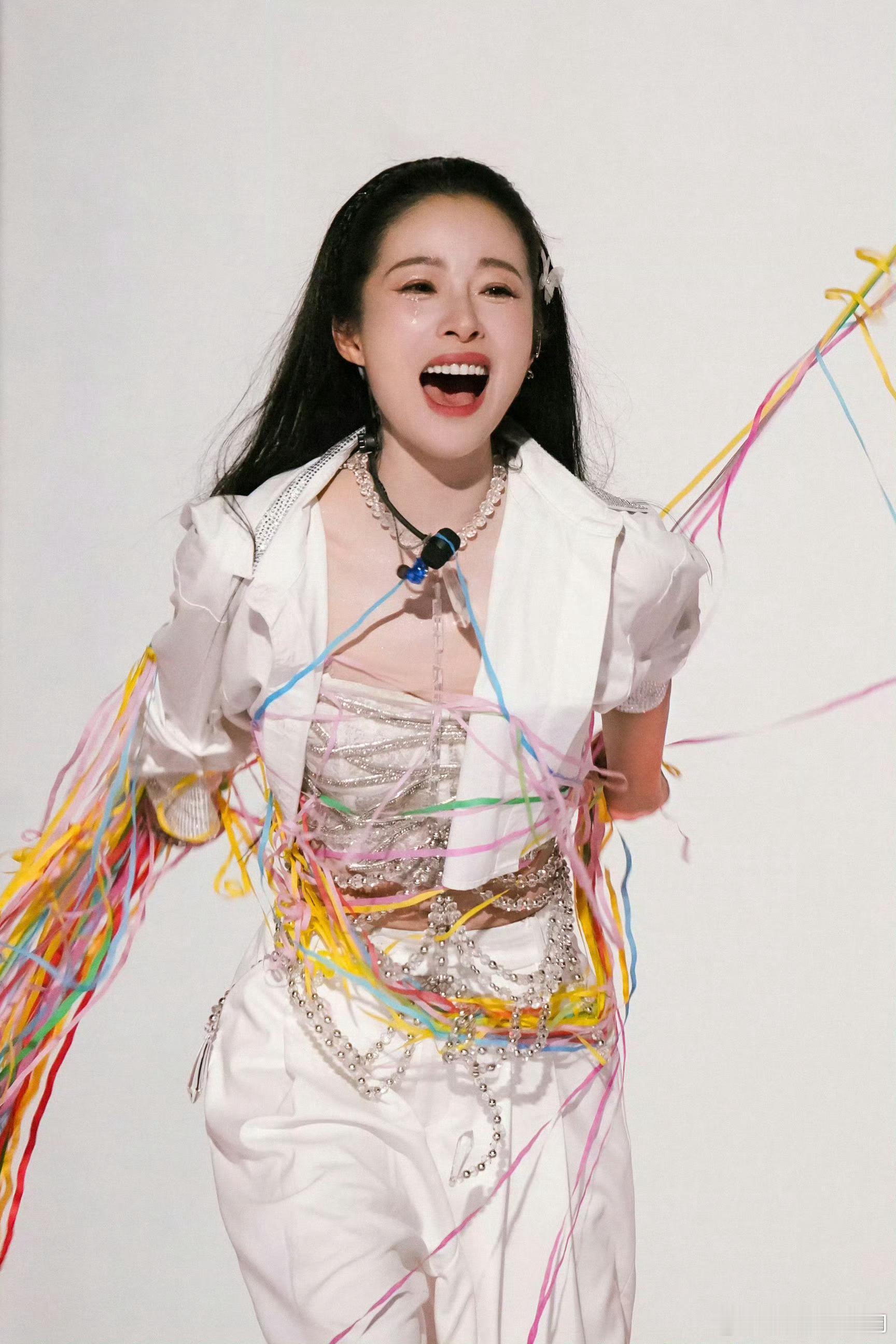 江一燕前夫是导演赵汉唐 啊…才知道江一燕老公是赵汉唐，两个人一直很低调没有太多曝