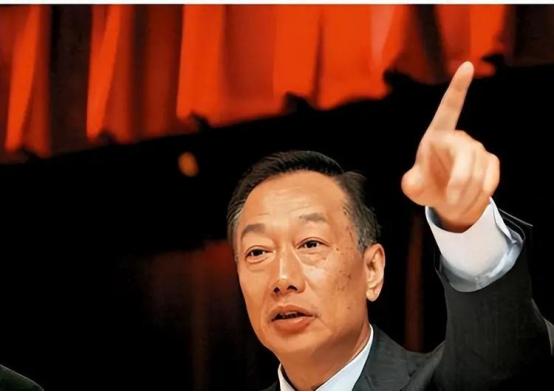 “只要大陆敢打，我就敢送”，他公开宣称，“若两岸爆发冲突，我会誓死守护台湾”，将