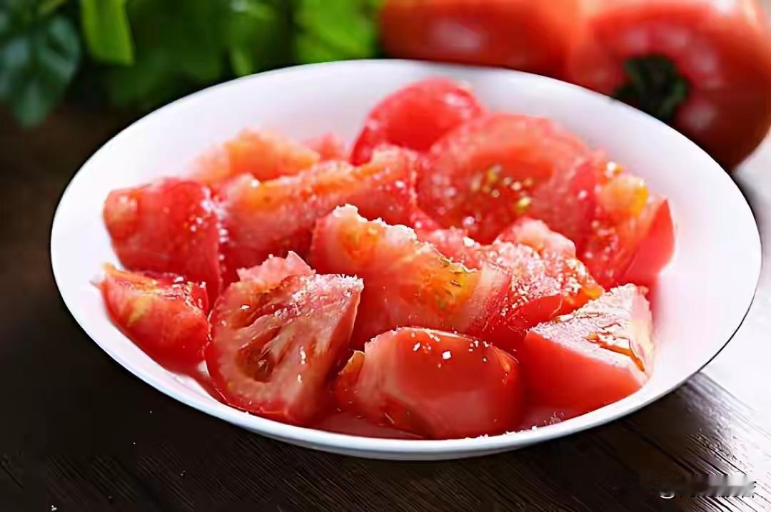 年末岁尾，西红柿身价倍增，现在超市里是8.99一斤，让鸡蛋望尘莫及，无法携手共进