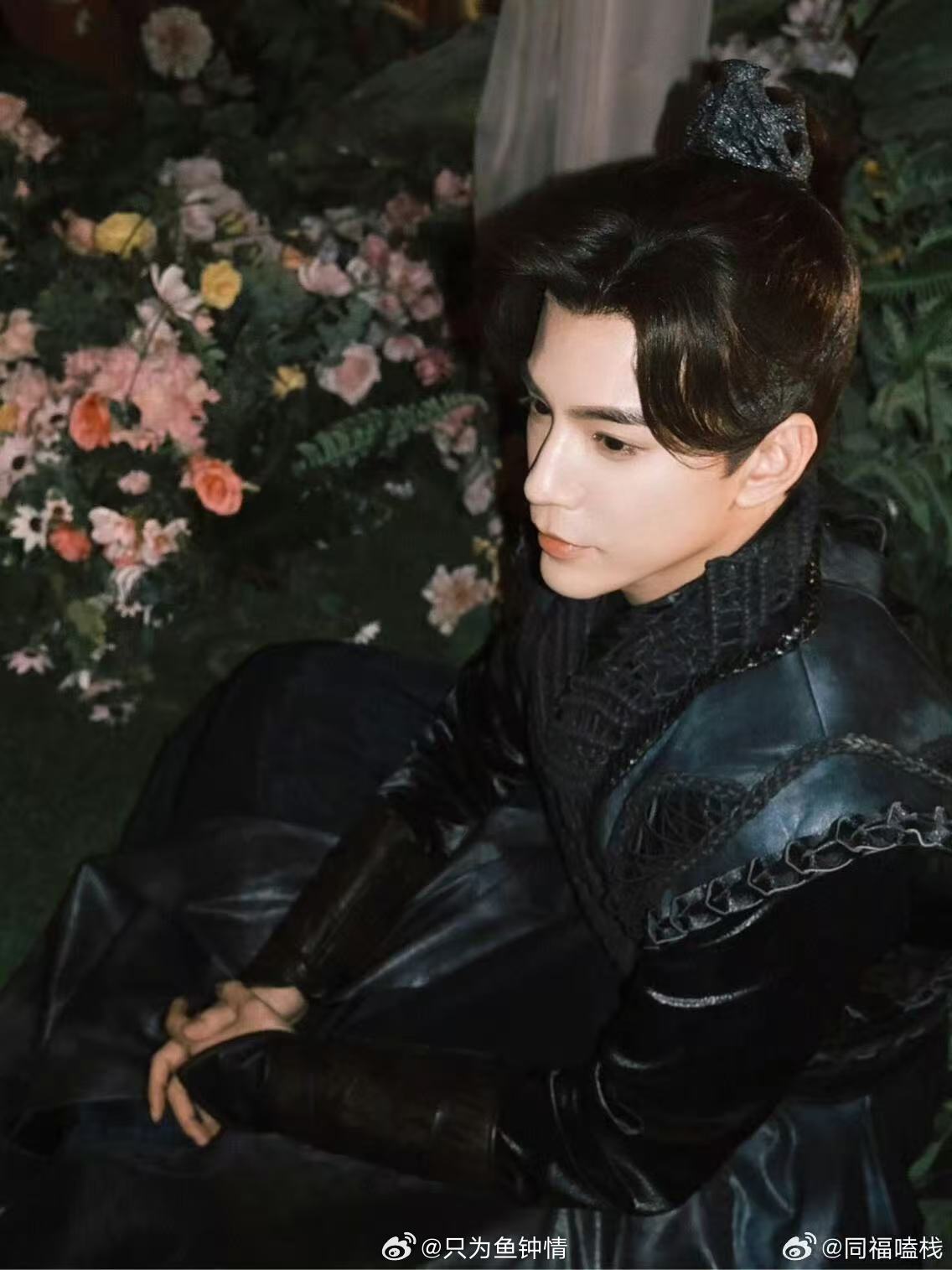 林柏叡原来是苍兰诀里的大黑龙戏里是憨憨忠犬，戏外居然是这种痞帅型男？这反差感绝了