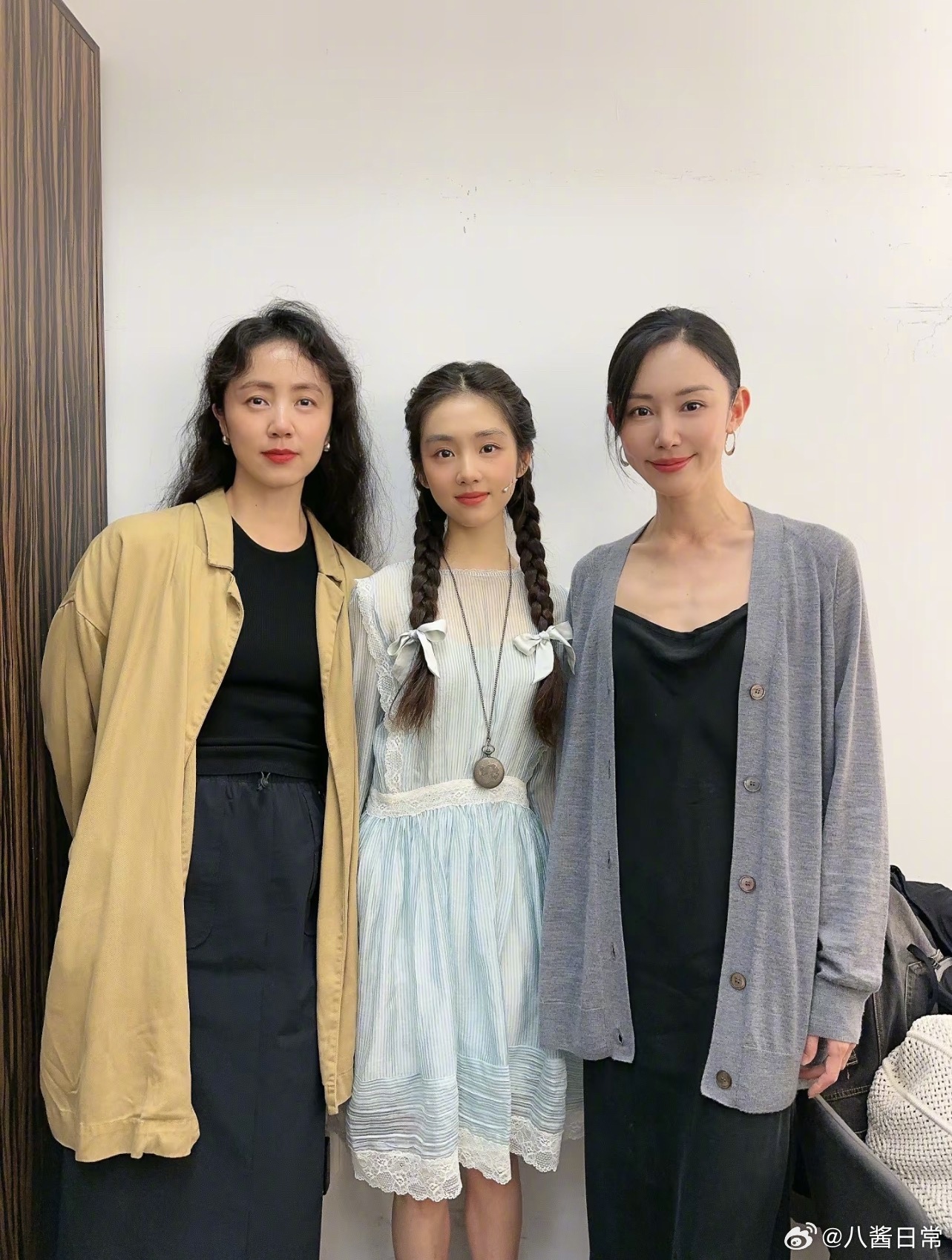 孙莉、黄多多、朱洁静合照 ​​​