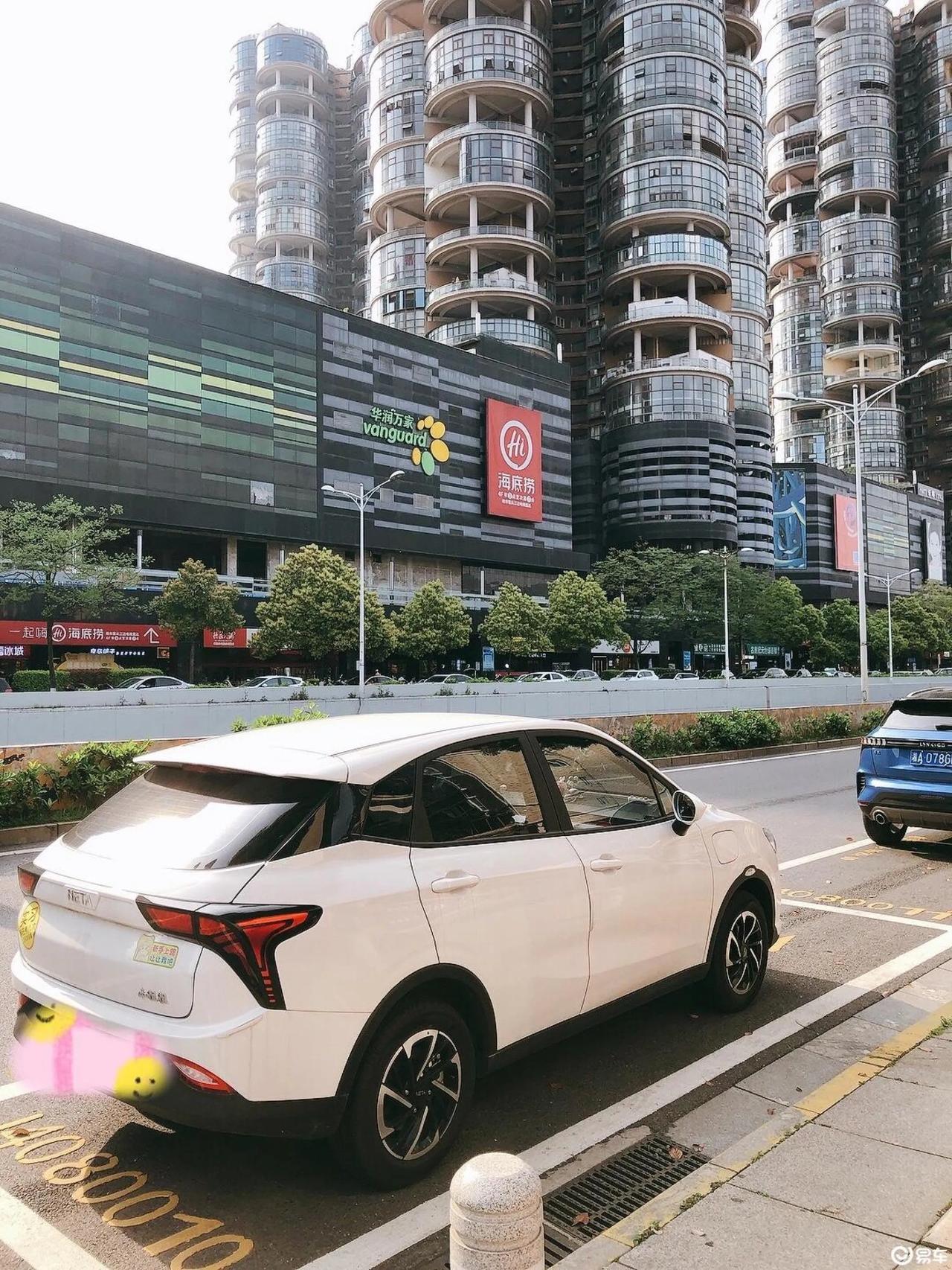 【车主：冬天续航确实不太好，折扣比较大，但是春暖花开后，续航有明显提升】
哪吒V