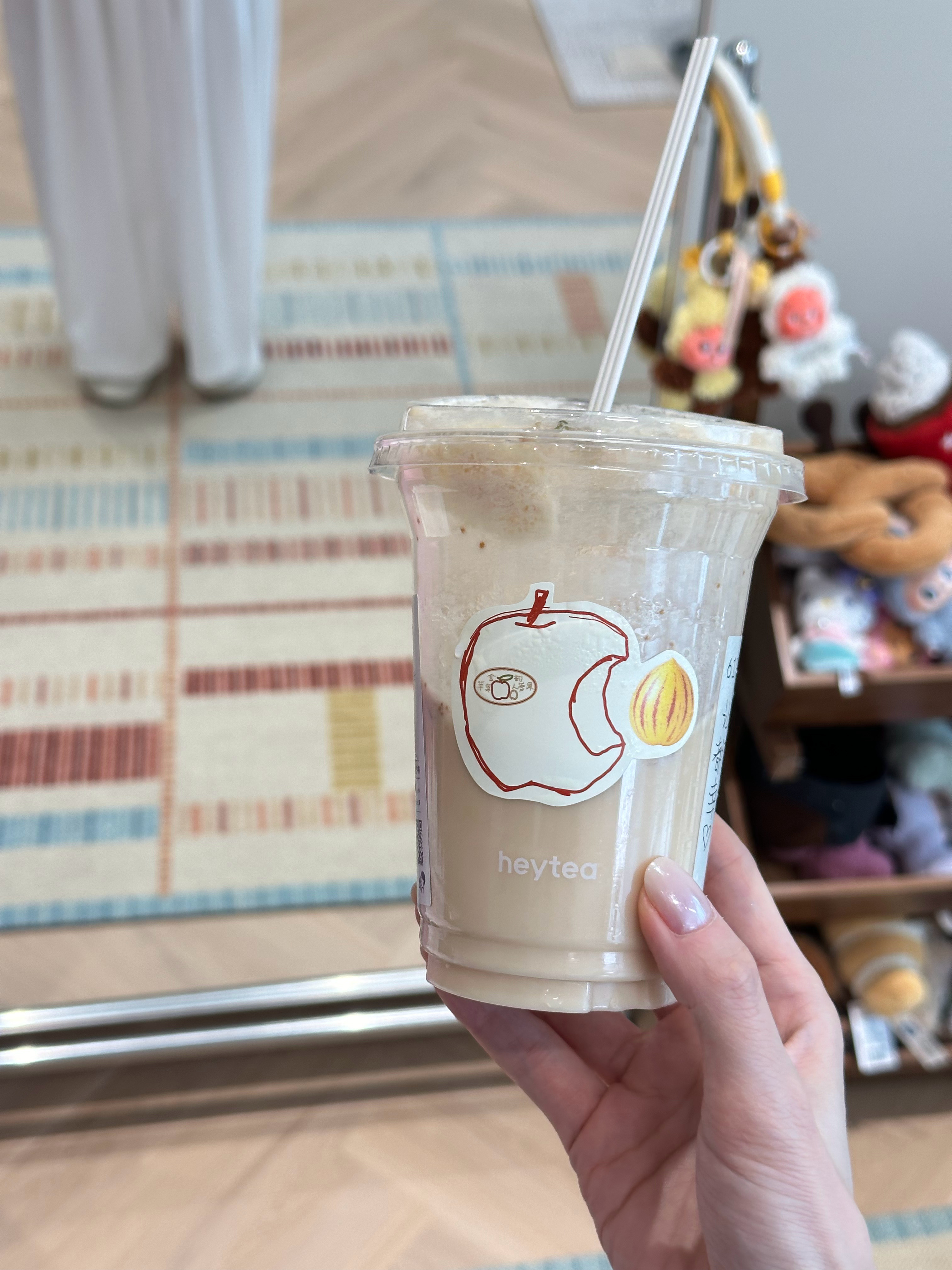 喜茶新品已品鉴 口感就是清新的果味乌龙奶茶个人目前夏天还是更爱喝果茶 它家的奇兰
