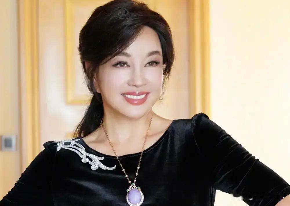 永远的刘晓庆:老夫爱她，敬她——
刘晓庆是一位了不起的女人。
 
在事业上，刘晓