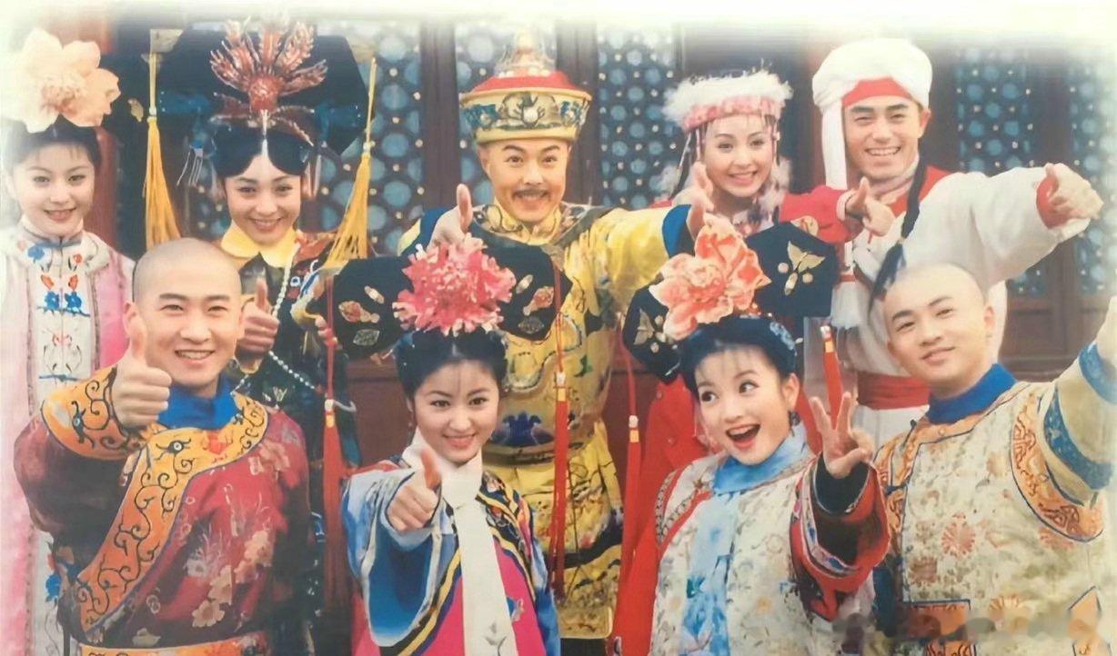 写剧本的人＿已经匆匆走了演剧本的人＿已经渐渐散了看剧本的人＿也已经慢慢老了当银河