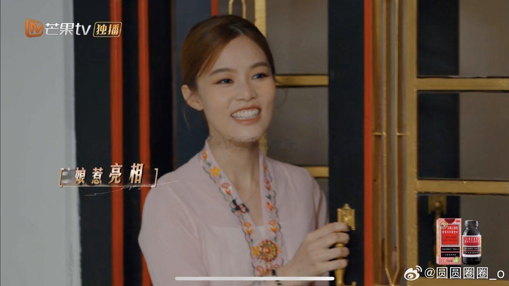 李佳薇妹妹亮相声生不息声生不息 这个节目组也是用心了李佳薇薅亲妹当模特 这波操作