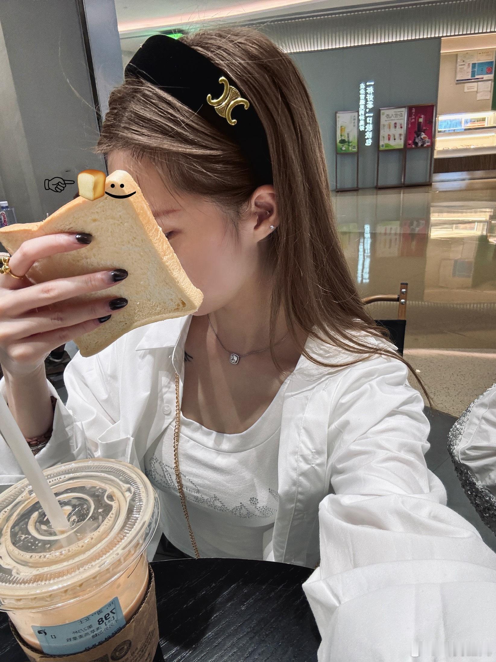 ☞🍞·͜·  面包脑袋爸爸妈妈在身边的每天都好幸福🥰#记录生活#  ​​​