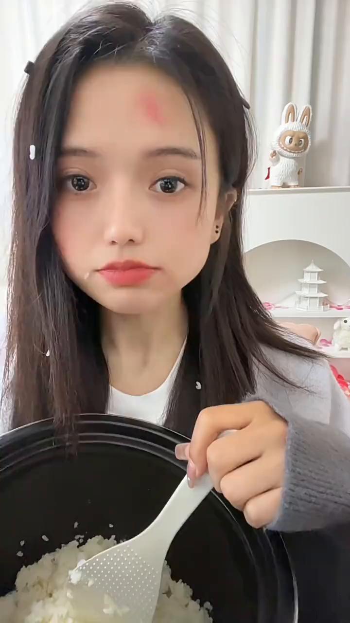 要想富先挂树，要想好就别跑，要么盖别墅，要么睡马路。只有先挂树才能一夜暴富。