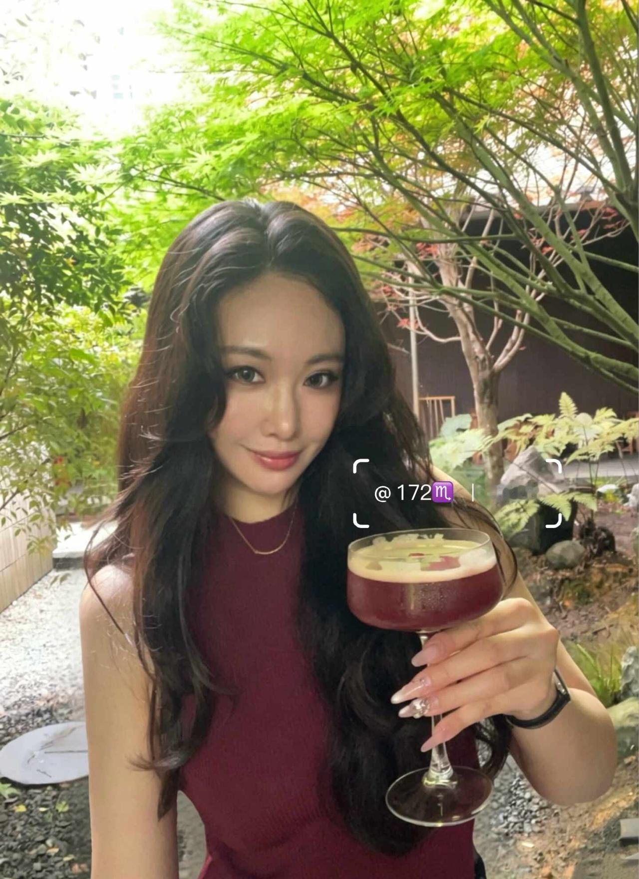 廣東每天都40°🥵
今年不愧是火年 熱得哪裡都不想去🫠
御姐 姐姐
不是今天