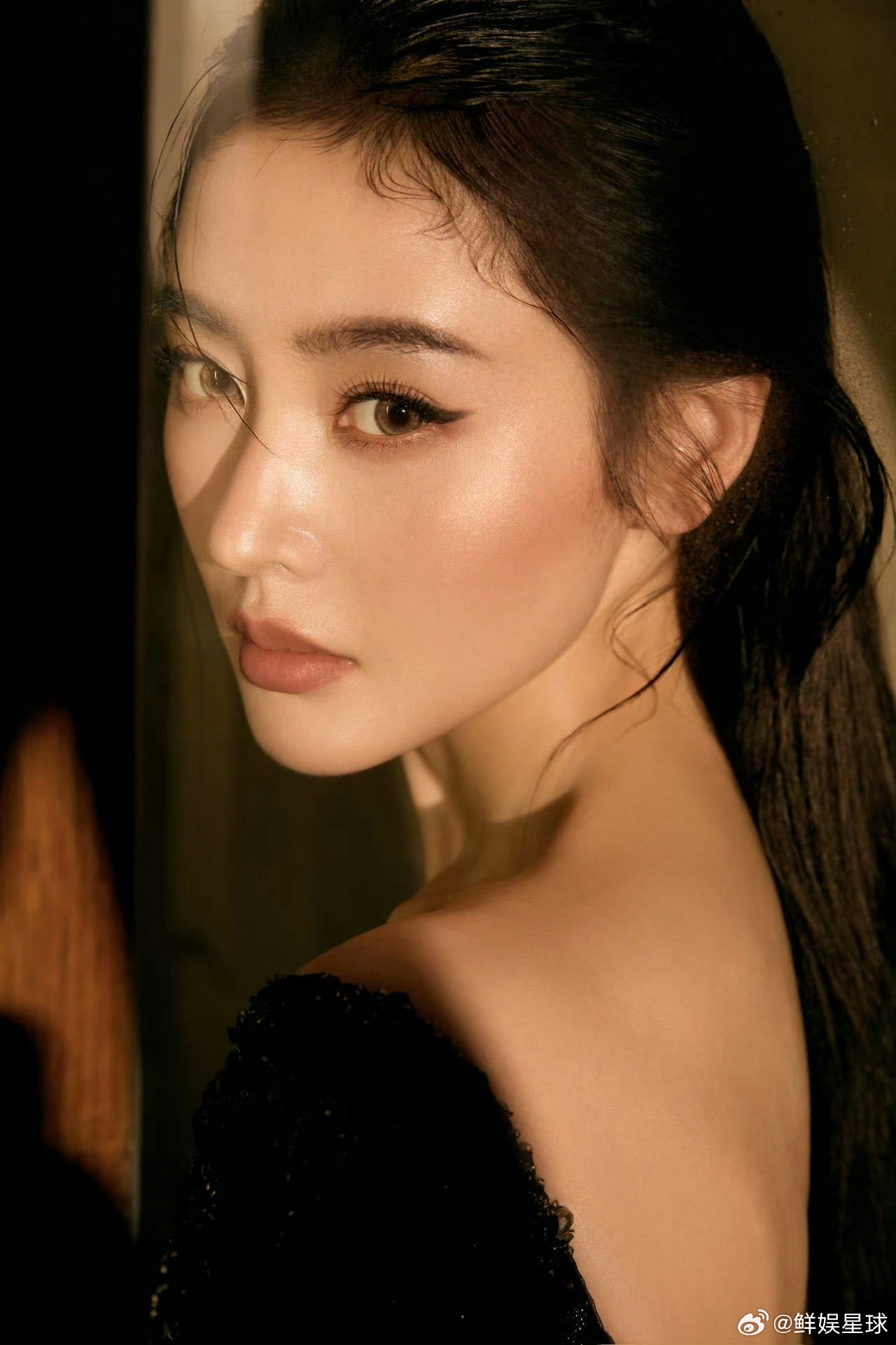 全网盼天爱康复！周雨彤代领让友情更有温度啦🥳 周雨彤帮张天爱领奖张天爱生病周雨