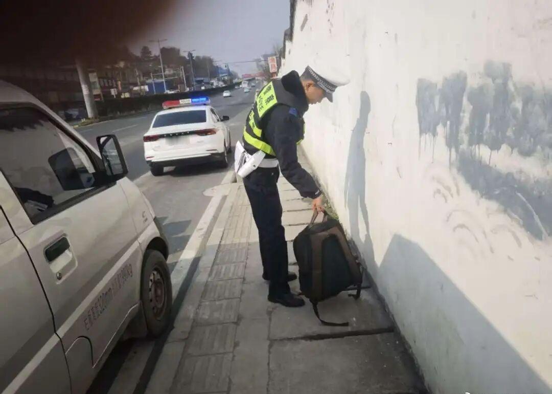 【暖心“警”事，照亮春节平安路】

“春节我在岗，平安不打烊”从来不是一句口号。